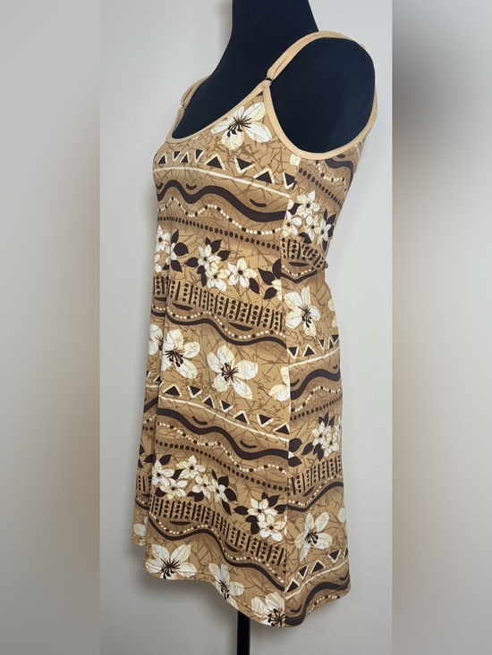 Hip Up Dresses & Skirts - VTG Hip Up Boho Floral Print With Adjustable Straps Dress Size Large
Like New!